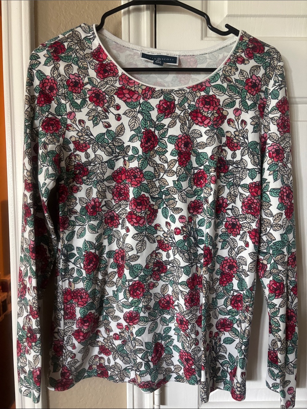 Karen Scott White Long-Sleeve Floral Crewneck Top with Red and Green Print